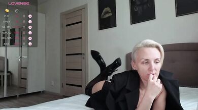 Alenaa - Porn Video [Bongacams]: shapely legs, charming host, stunning melons