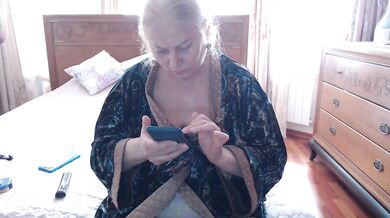 Marionaa - Porn Video [Bongacams]: fiery moans, quick flirt session, sensual chest