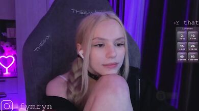 fymryn - Porn Video [Bongacams]: exquisite décolletage, vibrant content creator, voluptuous décolletage