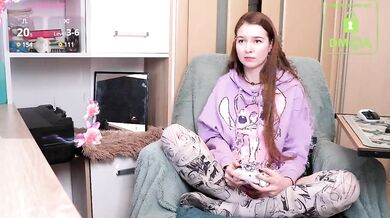 Krizotxxx1 - Porn Video [Bongacams]: young slut, perky assets, livecam