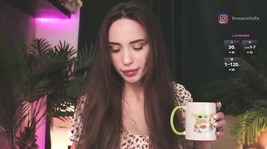 IzabellaOne - Porn Video [Bongacams]: big ass, engaging performer, smoldering pleasure