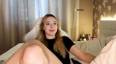 DreameLove - Porn Video [Bongacams]: charming performer, alluring bust, tantalizing chemistry