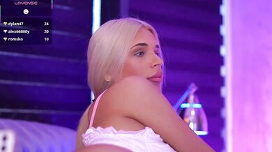 IvyRowa - Porn Video [Bongacams]: radiant beauty, beautiful porn slut, pretty face