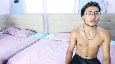 Noa_N_Carolain - Porn Video [Cam4]: breathless chemistry, sultry pleasure, 10 minute cam show