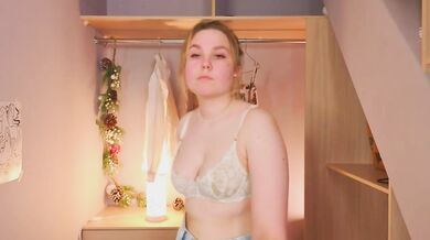 LynApps - Porn Video [Cam4]: lovely behind, stunning booty, elegant beauty