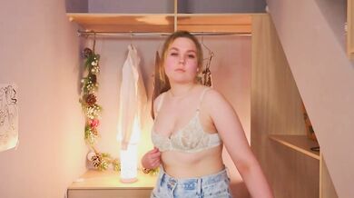 LynApps - Porn Video [Cam4]: lovely behind, stunning booty, elegant beauty