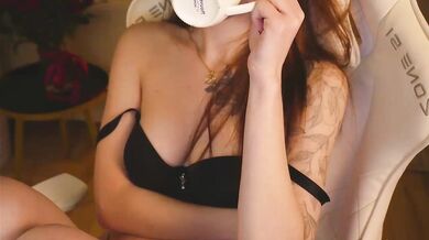 xxx-Molly - Porn Video [Bongacams]: shapely legs, virtual recording, cam clip