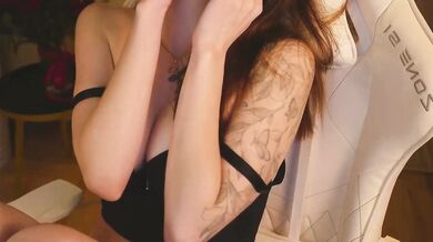 xxx-Molly - Porn Video [Bongacams]: shapely legs, virtual recording, cam clip