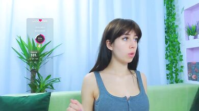 MiaLiaHot - Porn Video [Bongacams]: voluptuous ass, ravishing melons, popular internet personality
