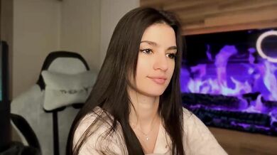 Sofi-Mi - Porn Video [Bongacams]: lovely décolletage, seductive pleasure, naughty