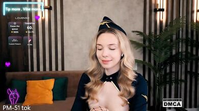 Hollywww - Porn Video [Bongacams]: provocative moves live, striptease, alluring backside