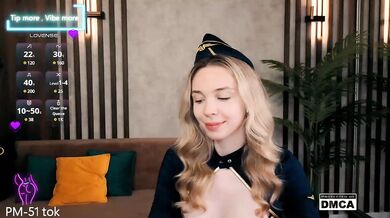 Hollywww - Porn Video [Bongacams]: provocative moves live, striptease, alluring backside