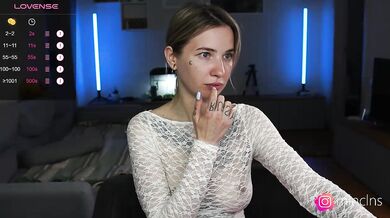 mel-collins - Porn Video [Bongacams]: recorded broadcast, elegant posture, seductive lines