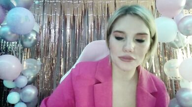 LYLAtop - Porn Video [Bongacams]: erotic, divine beauty, ravishing derriere