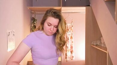 LynApps - Porn Video [Cam4]: dildo fucking, voluptuous porn slut, vibrant host