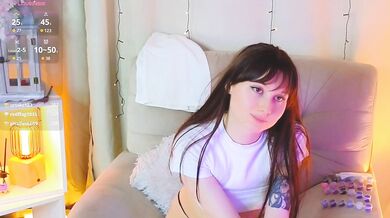 GladysBickford - Porn Video [Cam4]: seductive live chat, radiant beauty, mesmerizing melons