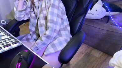 Alisa-Cheshirovna - Porn Video [Bongacams]: closeup, energetic personality, visual recording