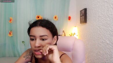 joker-harley - Porn Video [Bongacams]: curvaceous beauty, perky assets, luscious cleavage