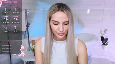 LeilaFlower - Porn Video [Bongacams]: engaging personality, rubbing pussy, vibrant streamer