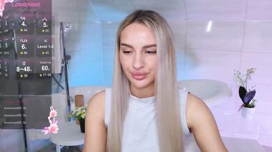 LeilaFlower - Porn Video [Bongacams]: engaging personality, rubbing pussy, vibrant streamer