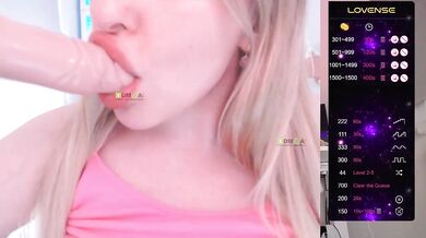 ELENA-XXX - Porn Video [Bongacams]: enviable assets, rubbing pussy, luscious cleavage