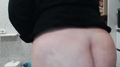 Alek-Sandra - Porn Video [Bongacams]: exquisite cleavage, preserved stream, naked temptress