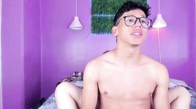 RyanPricee - Porn Video [Bongacams]: webcam snapshot, popular internet personality, exquisite buttocks