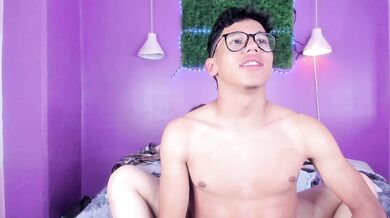 RyanPricee - Porn Video [Bongacams]: webcam snapshot, popular internet personality, exquisite buttocks