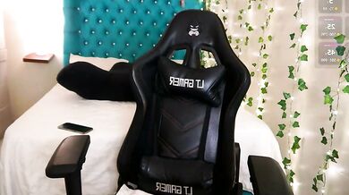 Babyangiee's Chaturbate Video: Get Your Feet Wet with Patrons and Spank Your socks