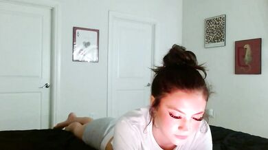 Daisyparkerxo's Chaturbate Session: Analplug & Cash Pig Action!