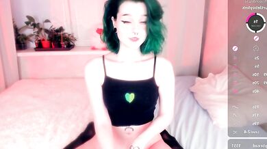 Alicentity's Chaturbate Video: Interactive Rich Swallow with Nude Girl