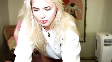 Interactive titty play with SirenitySirenxx in a private room with topless view