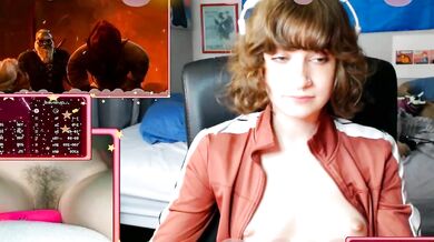 Darksoulsandchill's petite body gets fingered and toyed in a steamy sex tape