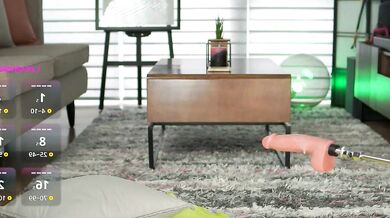 Belle_adrienne's massive ass gets pounded in steamy solo session