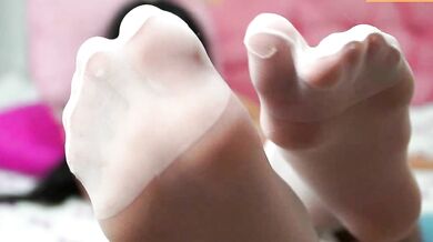 Chaturbate: Naughty yummy matcha gets down and dirty with her shaved pussy