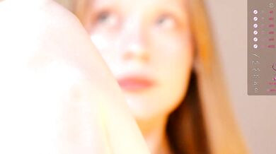 Cute_shine gets soaking wet in her patreon video