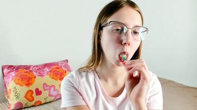 VeronaGlascock's cheap-privates cam2cam footage will make you want to jerk off as well!
