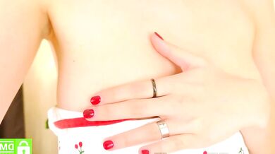 Riskyteasse gets naughty with her titties in a public upskirt video