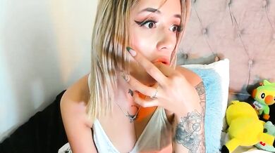 Sabrina Cole records herself deepthroating with a dildo & squirting in public!