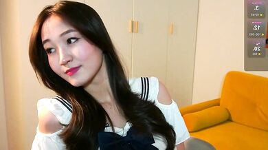 Seulbi's Energetic streamer: A seductive nude leak