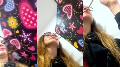 Hanny_24 strips & squirts in public while playing with her feet in a trimmed-latin video