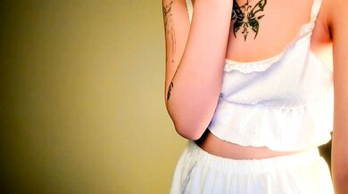 Miko_san gets humiliated in office while giving an ASJF handjob & fingering tutorial