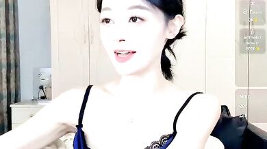 Watch Mila825's petite frame get pounded in hot doggy-style action on cam2cam