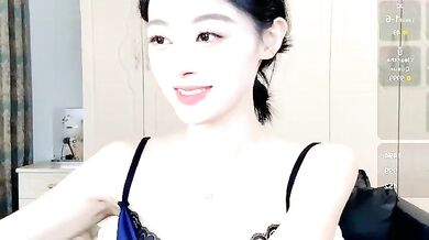 Watch Mila825's petite frame get pounded in hot doggy-style action on cam2cam