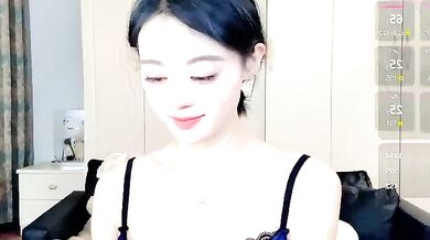 Watch Mila825's petite frame get pounded in hot doggy-style action on cam2cam