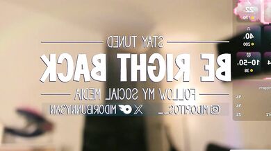 Watch midori__san, the stunning diva girl, get kinky with herself in this solo video