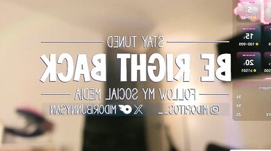 Watch midori__san, the stunning diva girl, get kinky with herself in this solo video