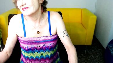 SexyGrandma_ goes wild with her toys in HD cam2cam action!
