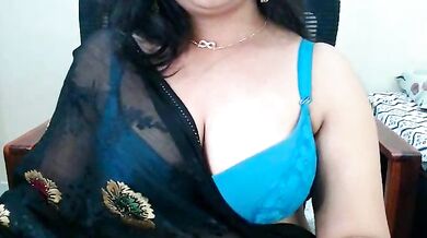 Aanya's Indian pussy gets fingered, dildoed & deepthroated in hot roleplay action