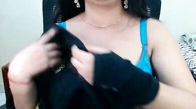 Aanya's Indian pussy gets fingered, dildoed & deepthroated in hot roleplay action